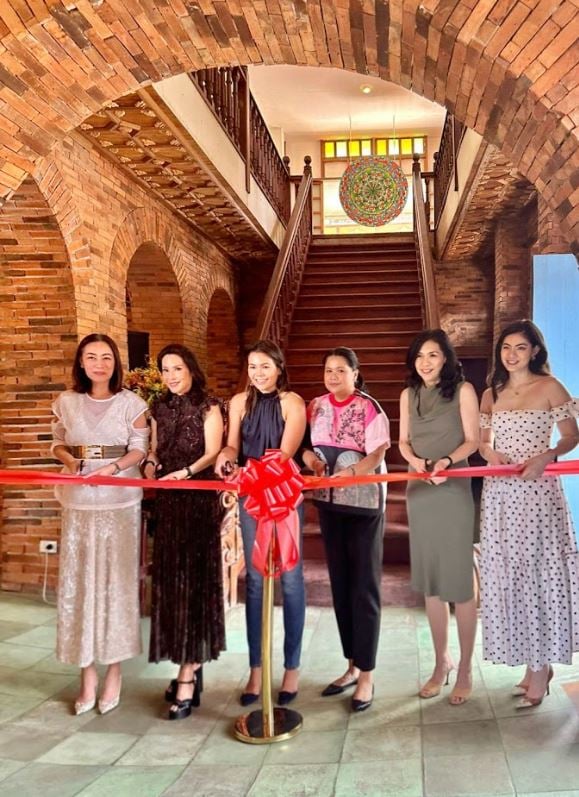 PHILIPPINE Tourism Board chief operating officer Marga Nograles, Wildflour Hospitality Group president Ana Lorenzana de Ocampo, Las Casas Filipinas de Acuzar’s Jet Acuzar Atienza, CCP Board of Trustees member and Philippine Red Cross board of directors Carissa Coscullueta, CCP president  Kaye Tinga and daughter Kerry Tinga.
